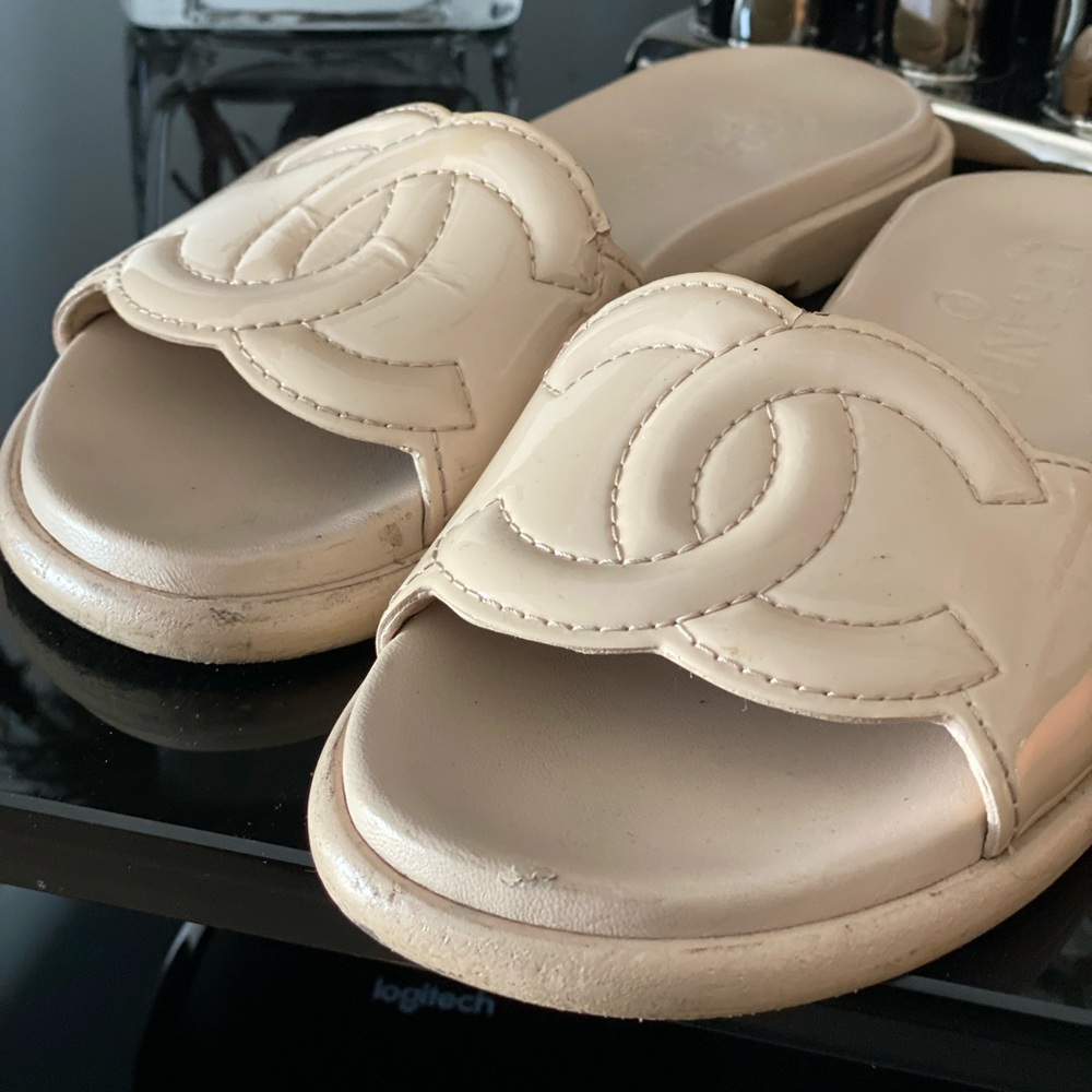 Authentic Chanel Slip-ons. - Picture 5 of 11